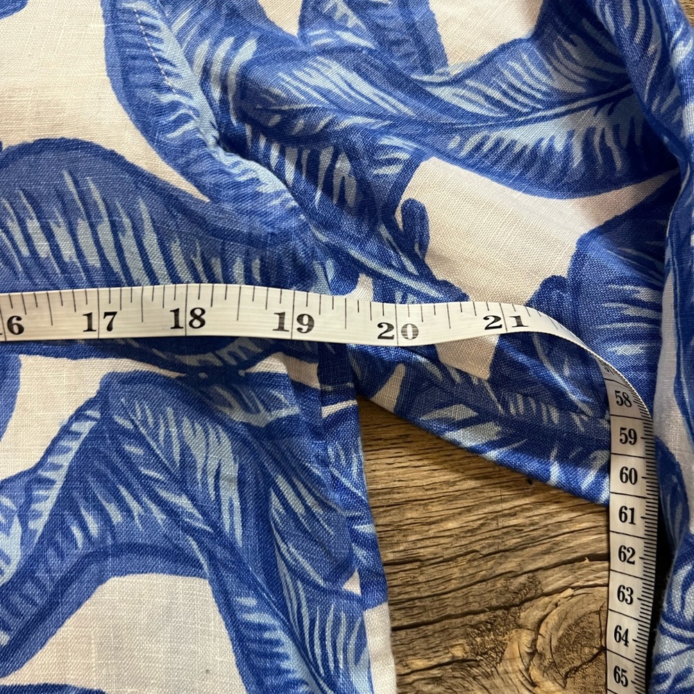 Vineyard vines 100% linen, banana leaf white and blue tunic shirt - Picture 9 of 11